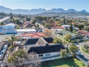 4 Bed House in Somerset Park