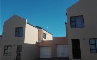3 Bedroom Townhouse in Saldanha