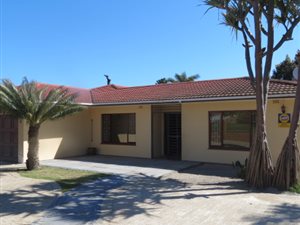 4 Bed House in Amandelrug