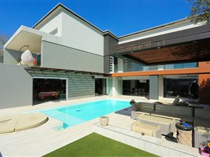 5 Bed House in Eagle Canyon Golf Estate