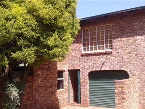 3 Bed Townhouse in Dennesig