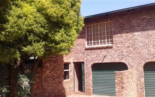 3 Bedroom Townhouse in Dennesig