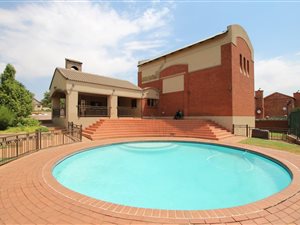 1003 m² Land available in Rietvlei Heights Country Estate