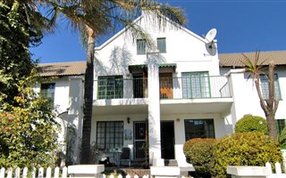 2 Bedroom Townhouse in Marais Steyn Park