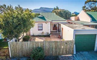 2 Bedroom House in Milkwood Park