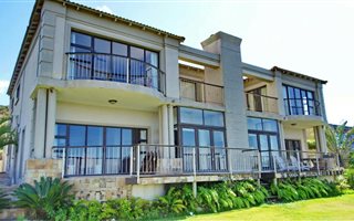 5 Bedroom House in Dwarswegstrand