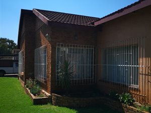 2 Bedroom House in Brakpan Central