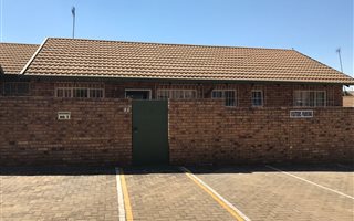 3 Bedroom Simplex in Garsfontein