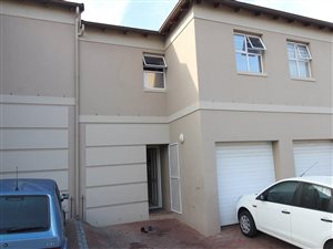 3 Bed Townhouse in Protea Heights