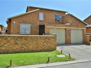 2 Bed Townhouse in Honey Park
