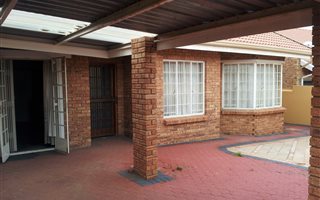 2 Bedroom Cluster in Bergbron