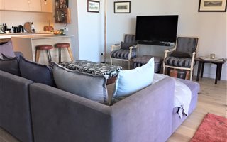 2 Bedroom Apartment in Waterfront
