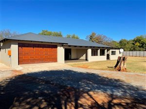 6.5 ha Farm in Kroondal