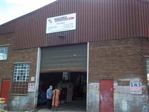 715 m² Industrial space in Primrose