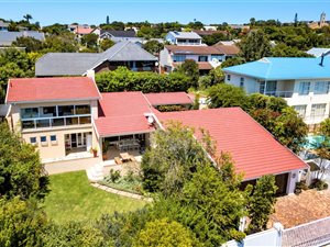 4 Bed House in Plettenberg Bay