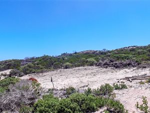 586 m² Land available in Stilbaai