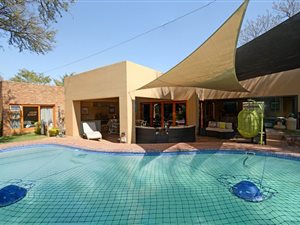 5 Bed House in Linden