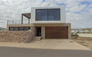 3 Bedroom House in Waterfront