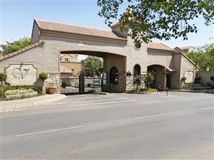 1 Bed Apartment in Pineslopes