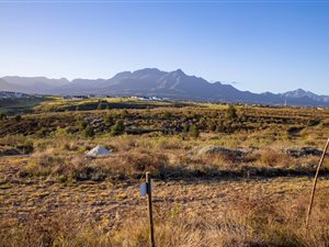 888 m² Land available in Kingswood Golf Estate