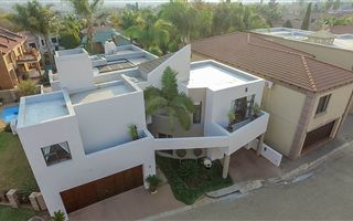 4 Bedroom House in Centurion Golf Estate