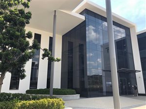 548 m² Commercial space in Waterfall City