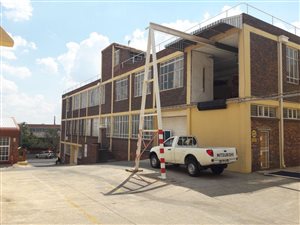 709 m² Industrial space in Industria North