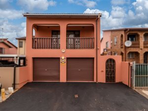 4 Bed House in Lotus Park
