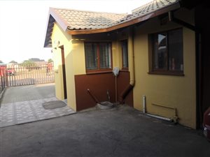 3 Bed House in Embalenhle