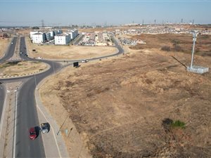 6370 m² Land available in Riverside View