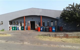 912 m² Commercial space in Jacobs