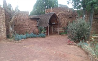 12 Bedroom House in Jan Kempdorp