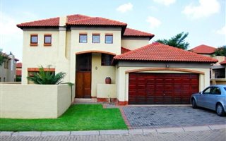 3 Bedroom House in Montana Park