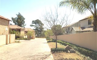 2 Bedroom Apartment in Fourways