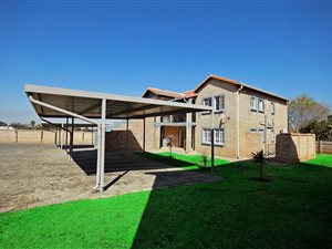 2 Bed Townhouse in Meyersdal