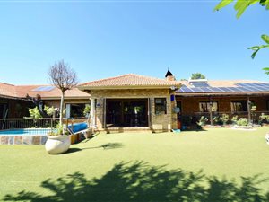4 Bed House in Leeuwfontein