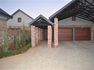 4 Bed House in Van Der Hoff Park