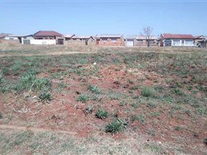 720 m² Land available in Villa Liza