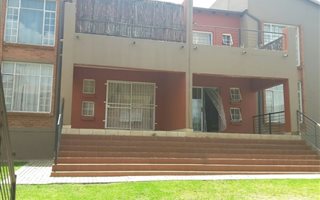 3 Bedroom Apartment in Laser Park