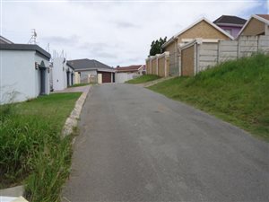 400 m² Land available in Beacon Bay