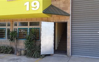 427 m² Industrial space in Springfield Park