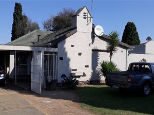 4 Bed House in Dinwiddie
