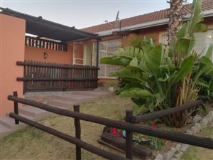 2 Bed Townhouse in Mondeor
