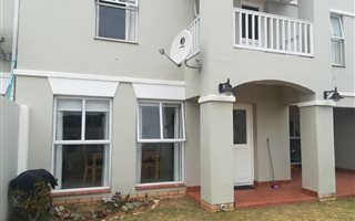3 Bedroom Townhouse in Summerstrand