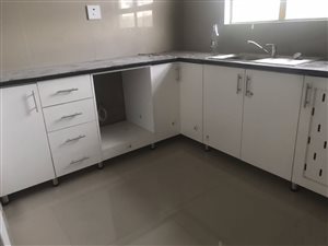 3 Bed House in Lovu