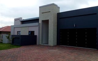 3 Bedroom House in Retire at Midstream