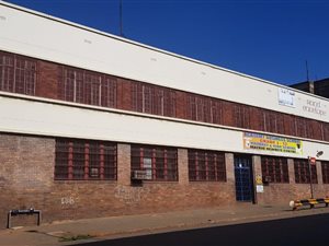 1000 m² Commercial space in City and Suburban