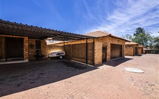 4 Bedroom Simplex in Alberante