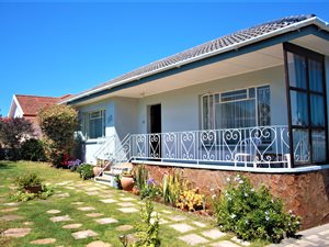 3 Bed House in Newton Park
