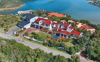 9 Bedroom House in The Heads